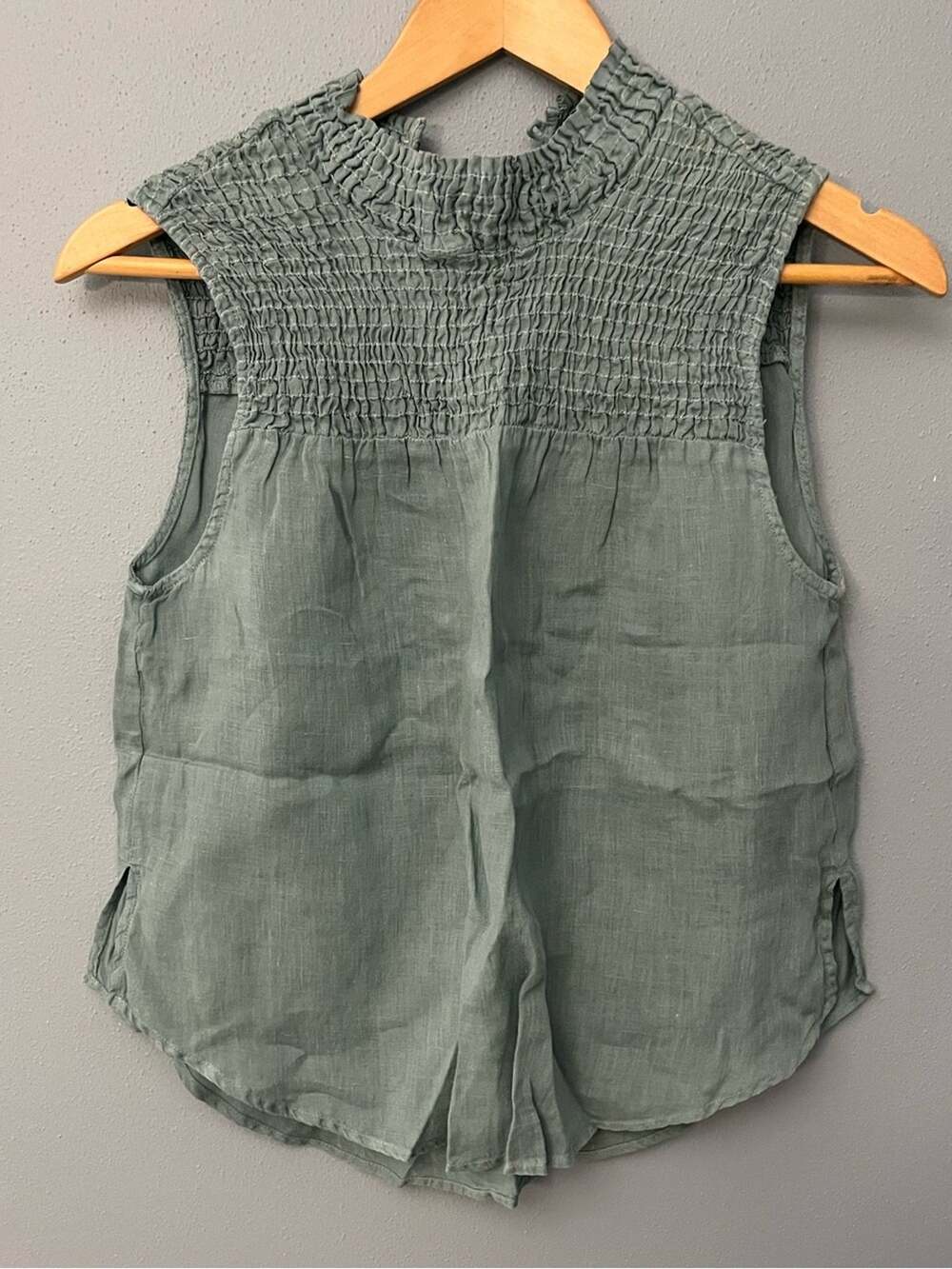 Cloth & Stone Linen Sleeveless Smocked High-Neck Top